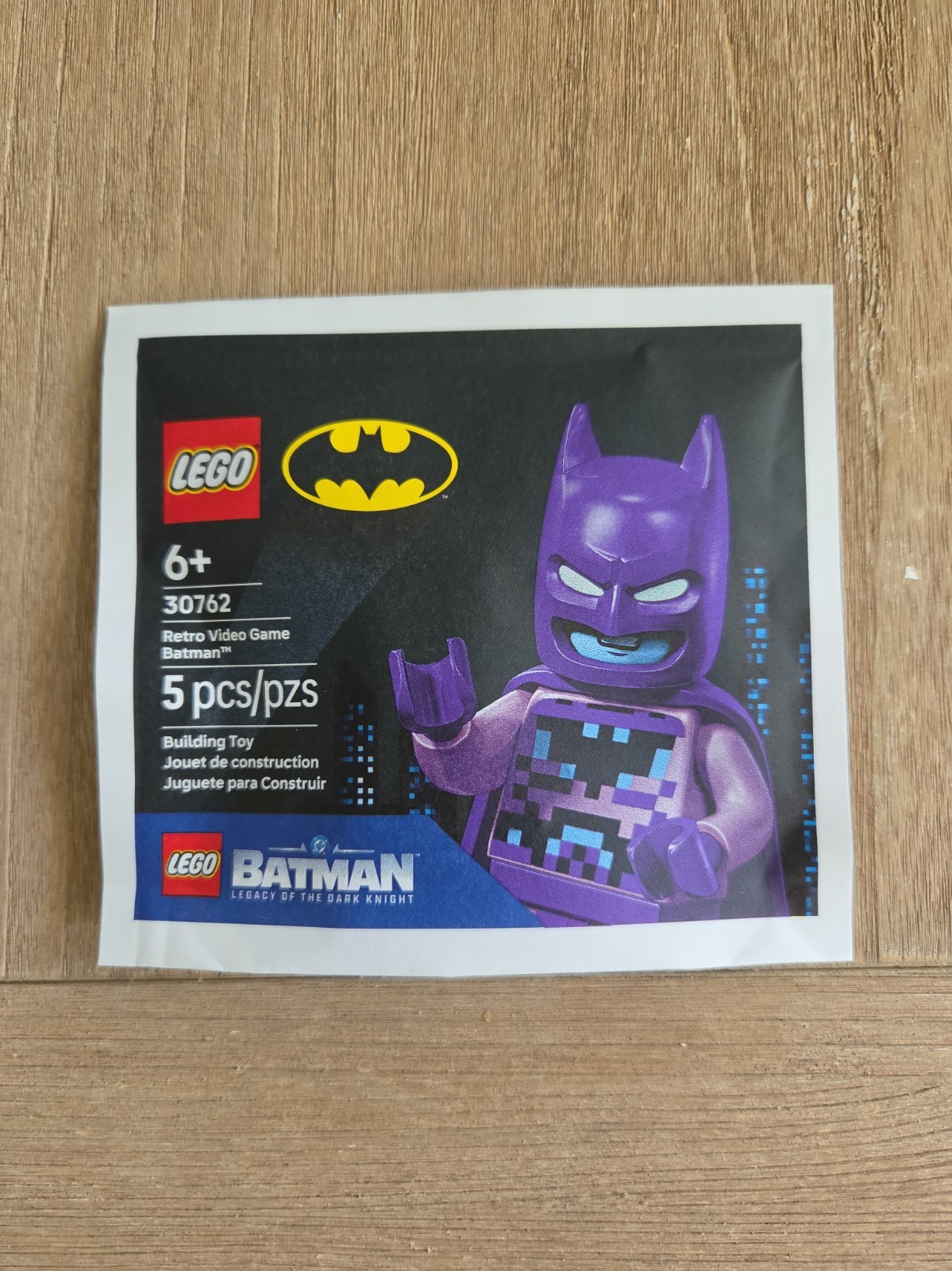 Genuine LEGO 30762 Pixel Purple Batman Action Figure New Genuine LEGO 30762 Pixel Purple Batman Action Figure New