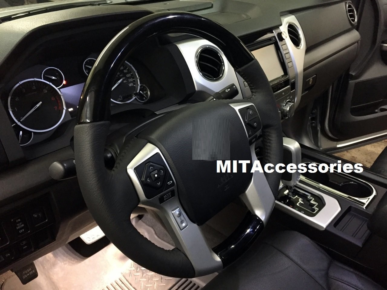 TOYOTA TUNDRA 2014-2021 BLACK PIANO wood look Genuine leather steering wheel