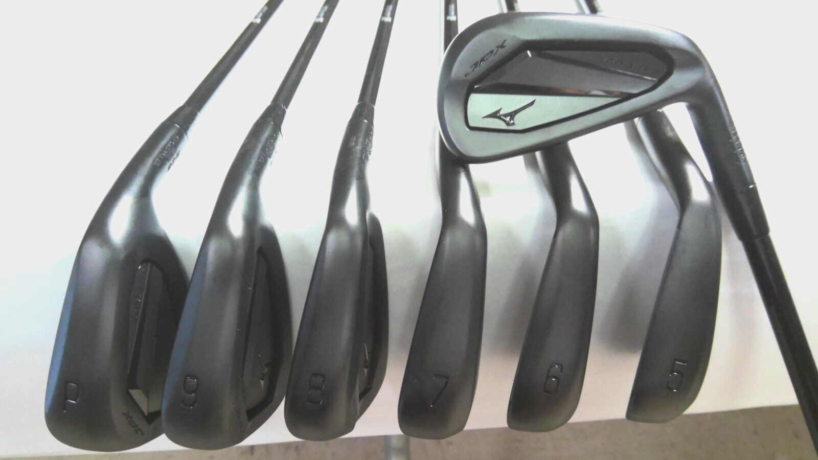 MIZUNO JPX925 FORGED BLACK IRON SET 4-PW / DG TOUR ISSUE MID 115 S400 STIFF MIZUNO JPX925 FORGED BLACK IRON SET 4-PW / DG TOUR ISSUE MID 115 S400 STIFF