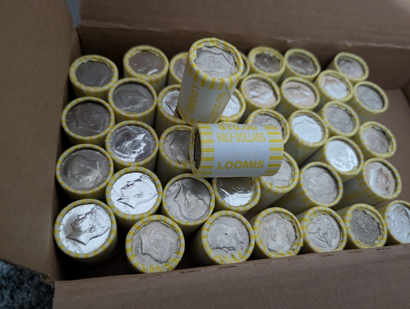 LOW PRICE UNSEARCHED Kennedy Half Dollar Roll. 20 Coin Lot. $10 Face Value LOW PRICE UNSEARCHED Kennedy Half Dollar Roll. 20 Coin Lot. $10 Face Value