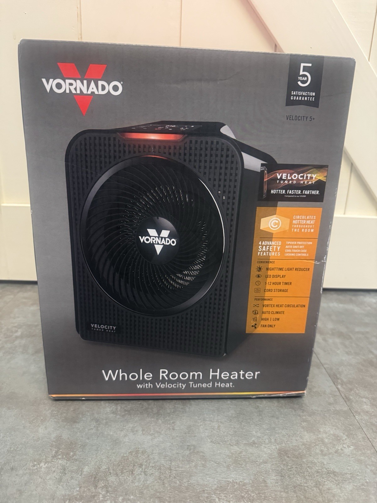 Vornado Forced Air Velocity 5 Whole Room 1500-Watt 5118 BTU Electric Heater Vornado Forced Air Velocity 5 Whole Room 1500-Watt 5118 BTU Electric Heater
