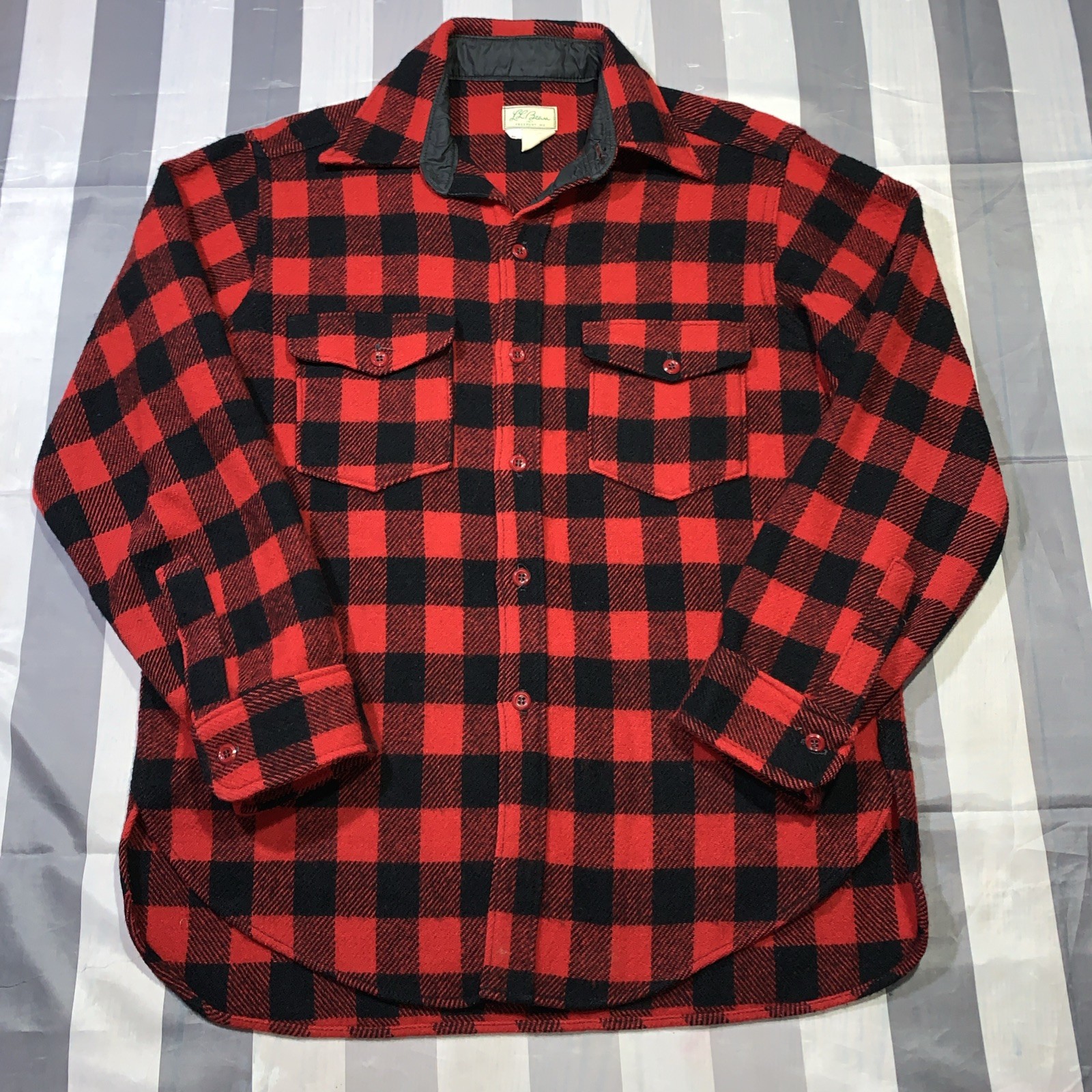 Vintage 1970\'s L.L. Bean Buffalo Plaid Wool Shirt Jacket Size Large Script Tag Vintage 1970\'s L.L. Bean Buffalo Plaid Wool Shirt Jacket Size Large Script Tag