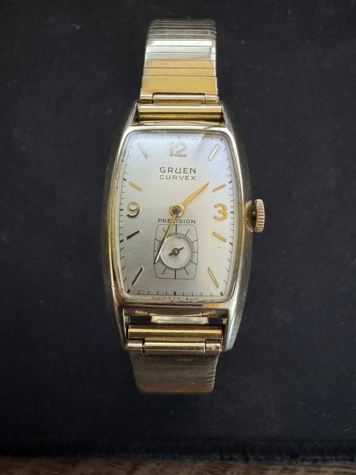 GRUEN CURVEX - 17 jewels - 10k gold filled case and bracelet - Swiss GRUEN CURVEX - 17 jewels - 10k gold filled case and bracelet - Swiss