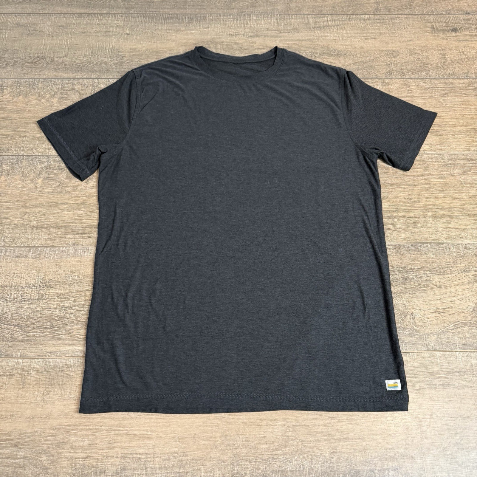 Vuori Mens Strato Tech T-Shirt Size Athletic Fit Large Blue/Green 96% Poly B9 Vuori Mens Strato Tech T-Shirt Size Athletic Fit Large Blue/Green 96% Poly B9