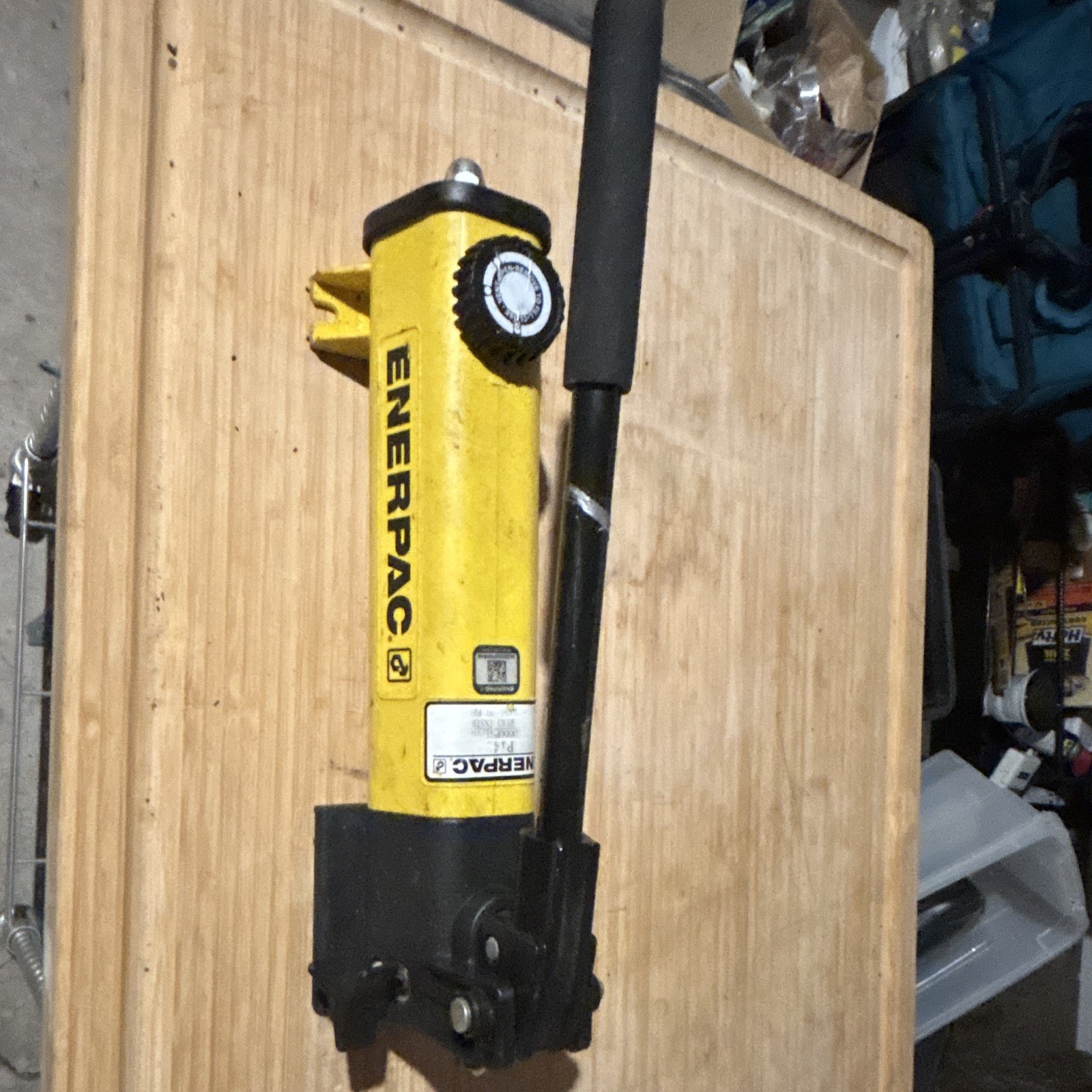 Enerpac P142 Hydraulic Hand Pump Two-Speed Lightweight Enerpac P142 Hydraulic Hand Pump Two-Speed Lightweight