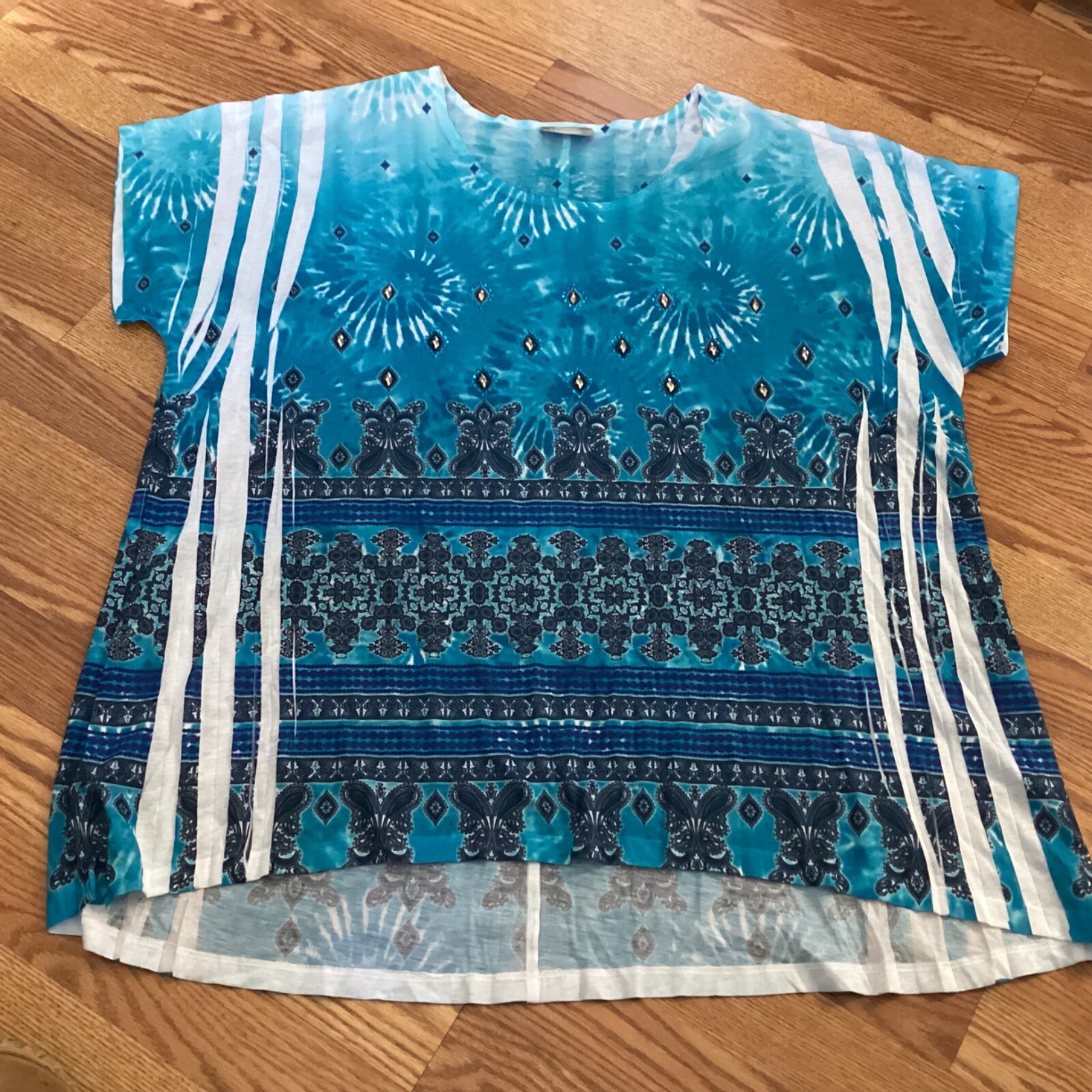 NWOT Catherines Blingy Beaded Paisley Short Sleeve Hi~Lo T~Shirt Tunic NWOT Catherines Blingy Beaded Paisley Short Sleeve Hi~Lo T~Shirt Tunic