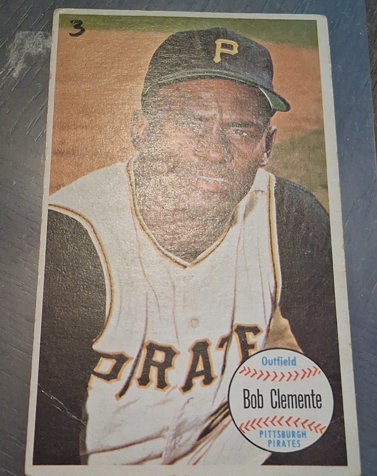 1964 Topps Giants - Roberto Clemente #11 Called Bob on Card 1964 Topps Giants - Roberto Clemente #11 Called Bob on Card
