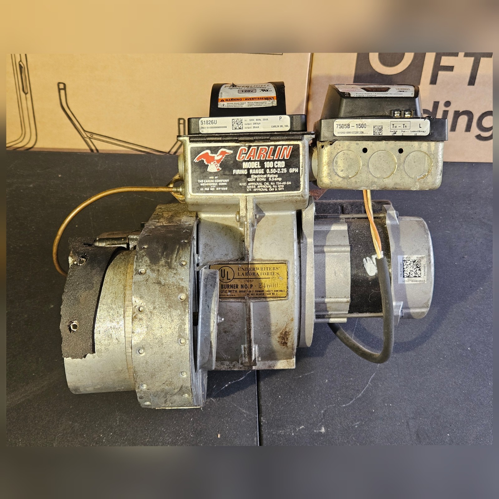 Carlin Model 100 CRD Oil Burner With Air Intake Boot Genysis Primary Control