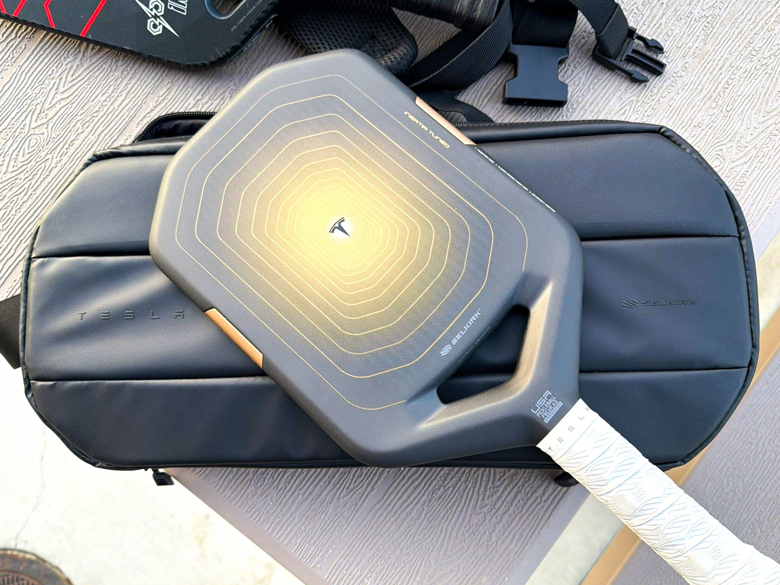 Selkirk Tesla Aurum Pickleball Paddle + Bag Carry Case (BRAND NEW SEALED BOX) Selkirk Tesla Aurum Pickleball Paddle + Bag Carry Case (BRAND NEW SEALED BOX)