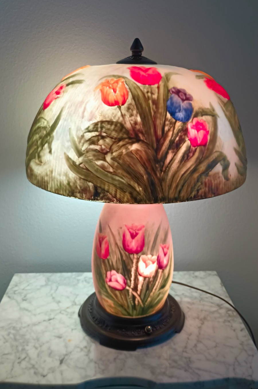 Antique Style Reverse Painted Glass Lamp with night Light, Corded Rotary Knob Antique Style Reverse Painted Glass Lamp with night Light, Corded Rotary Knob