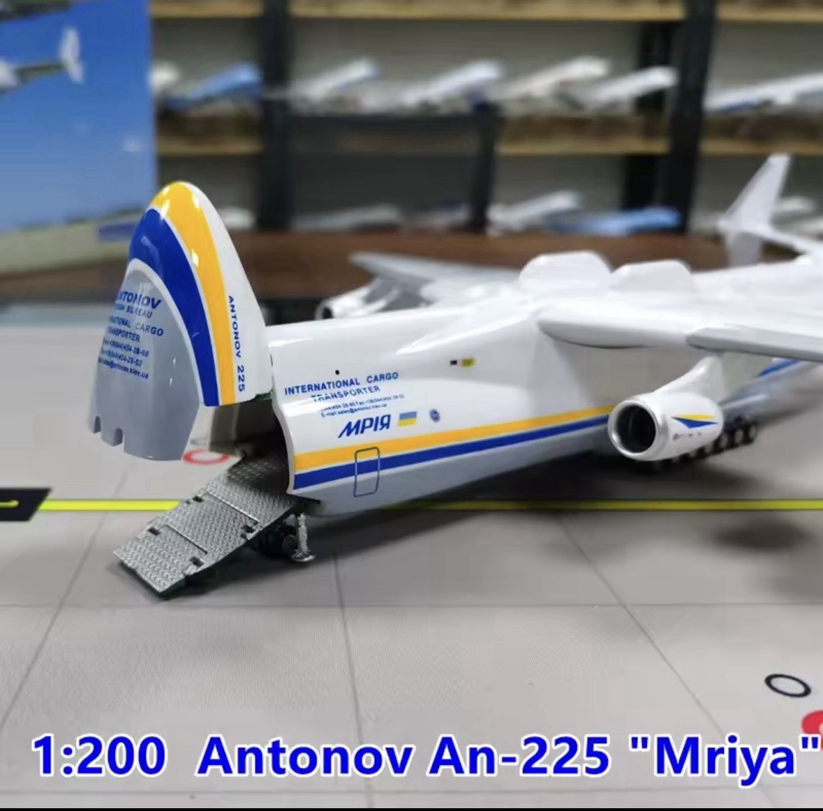42CM 1/200 Scale Antonov AN-225 Mriya Transport Aircraft Simulation Model