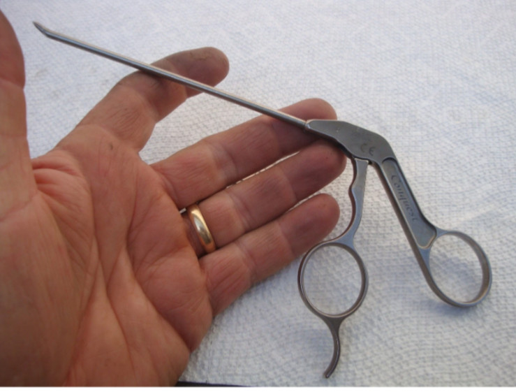 Stryker 300-034-103 3.4 mm, 15°Up Big Bite Punch Forceps Stryker 300-034-103 3.4 mm, 15°Up Big Bite Punch Forceps