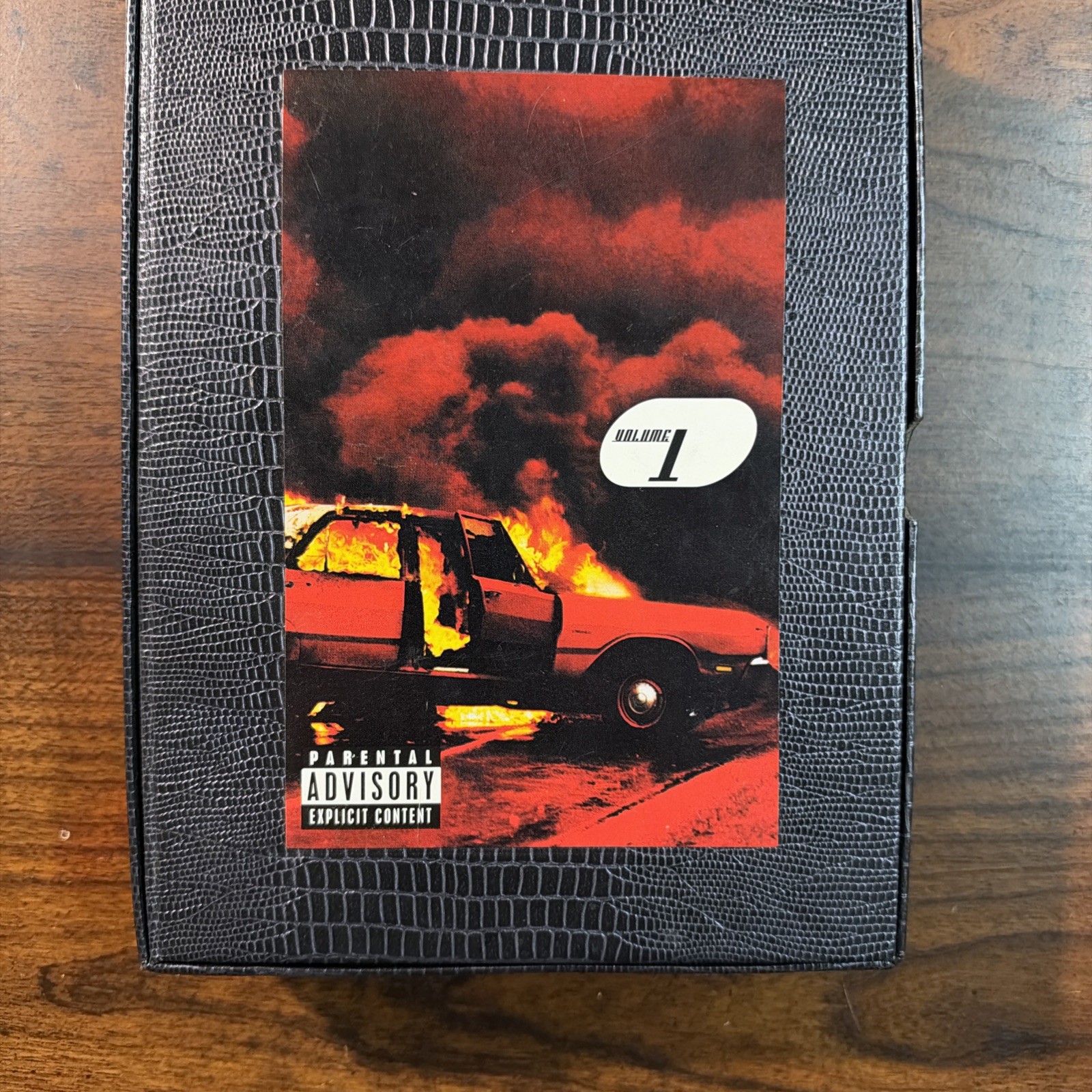 MOTLEY CRUE Music To Crash Your Car To Volume 1 Hip-O 2003 4 CD BOX SET MOTLEY CRUE Music To Crash Your Car To Volume 1 Hip-O 2003 4 CD BOX SET