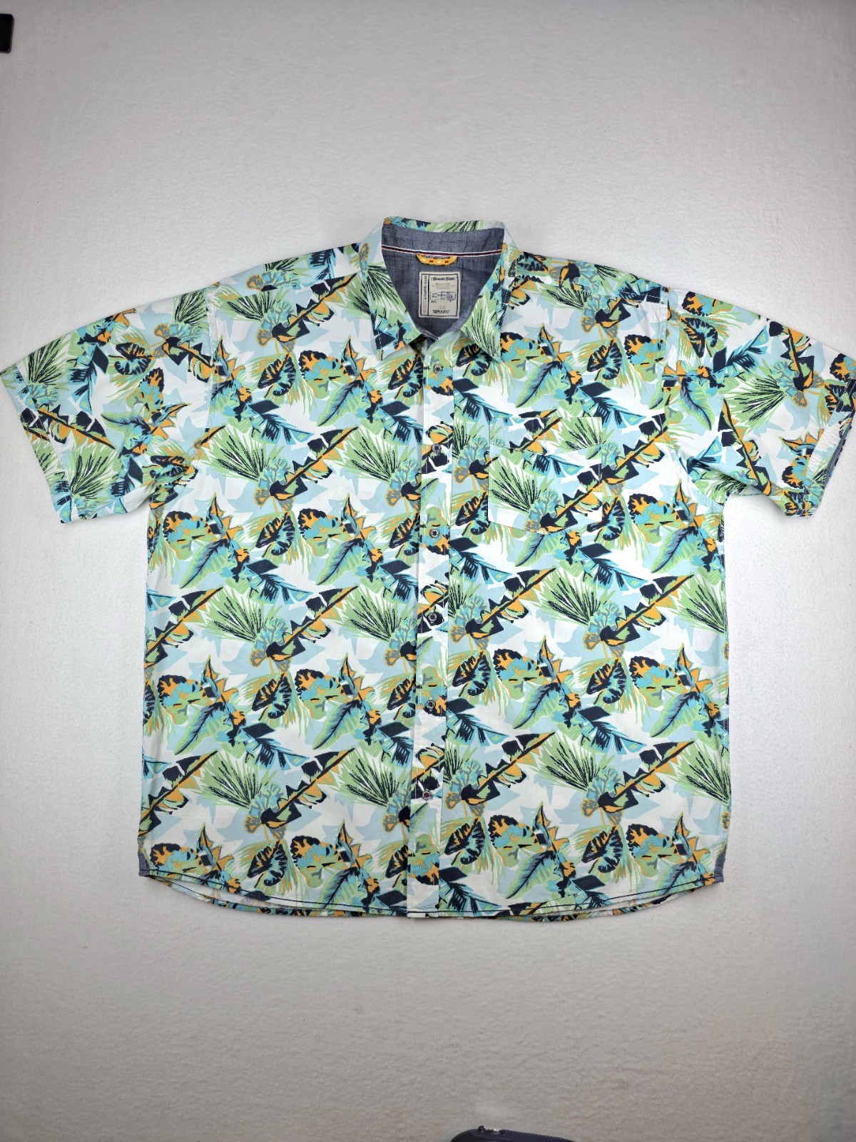 Colours Alexander Julian Men\'s 2X Tropical Hawaiian Shirt Cotton Floral 2X