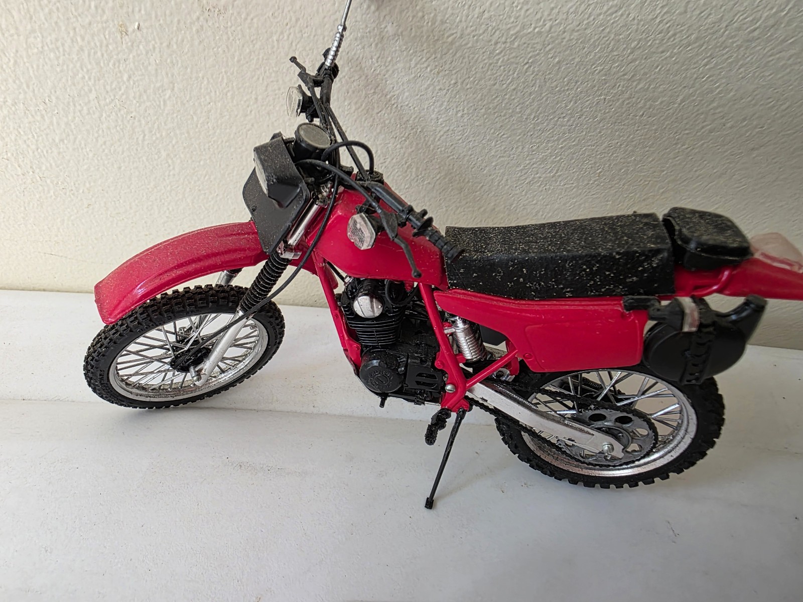 Vintage Honda 200R motorcycle assembled plastic model 1/12 Vintage Honda 200R motorcycle assembled plastic model 1/12