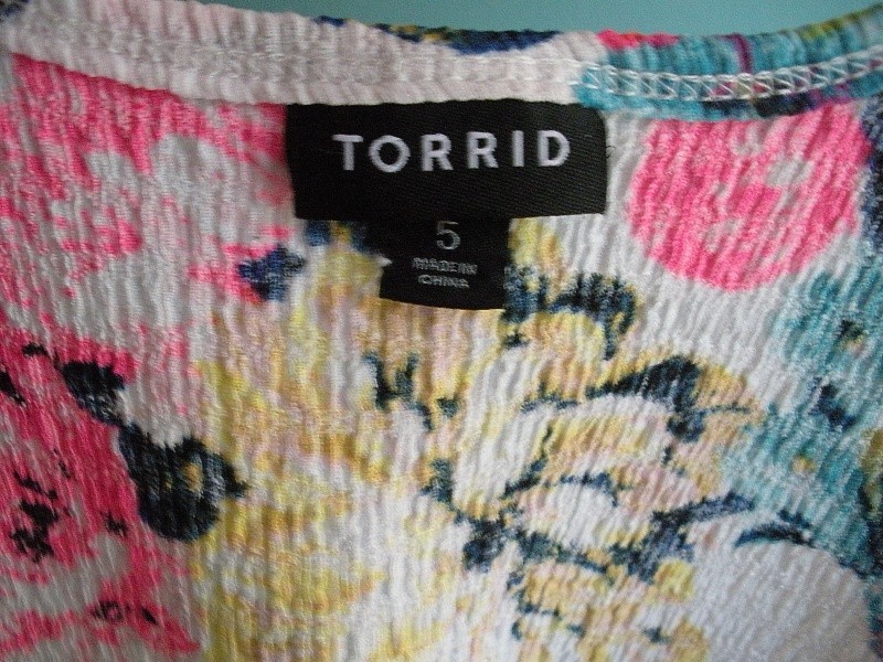 Torrid 5x floral tank top crinkle fabric Torrid 5x floral tank top crinkle fabric