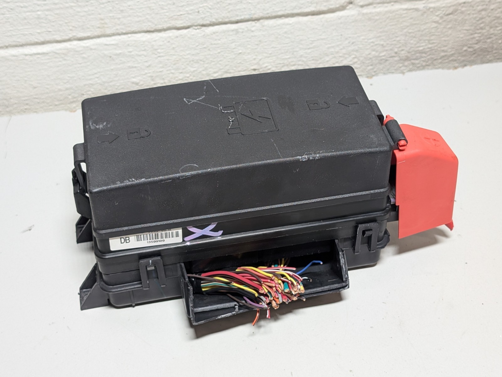 08-11 DTS Lucerne Rear Under Seat Fuse Relay Power Junction Box Block 1359 9109