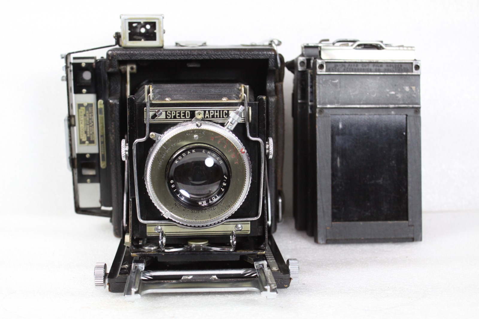 Vintage Graflex Speed Graphic 2 1/4 X 3 1/4 camera & Kodak 107mm/f1:3.7 Ektar Vintage Graflex Speed Graphic 2 1/4 X 3 1/4 camera & Kodak 107mm/f1:3.7 Ektar
