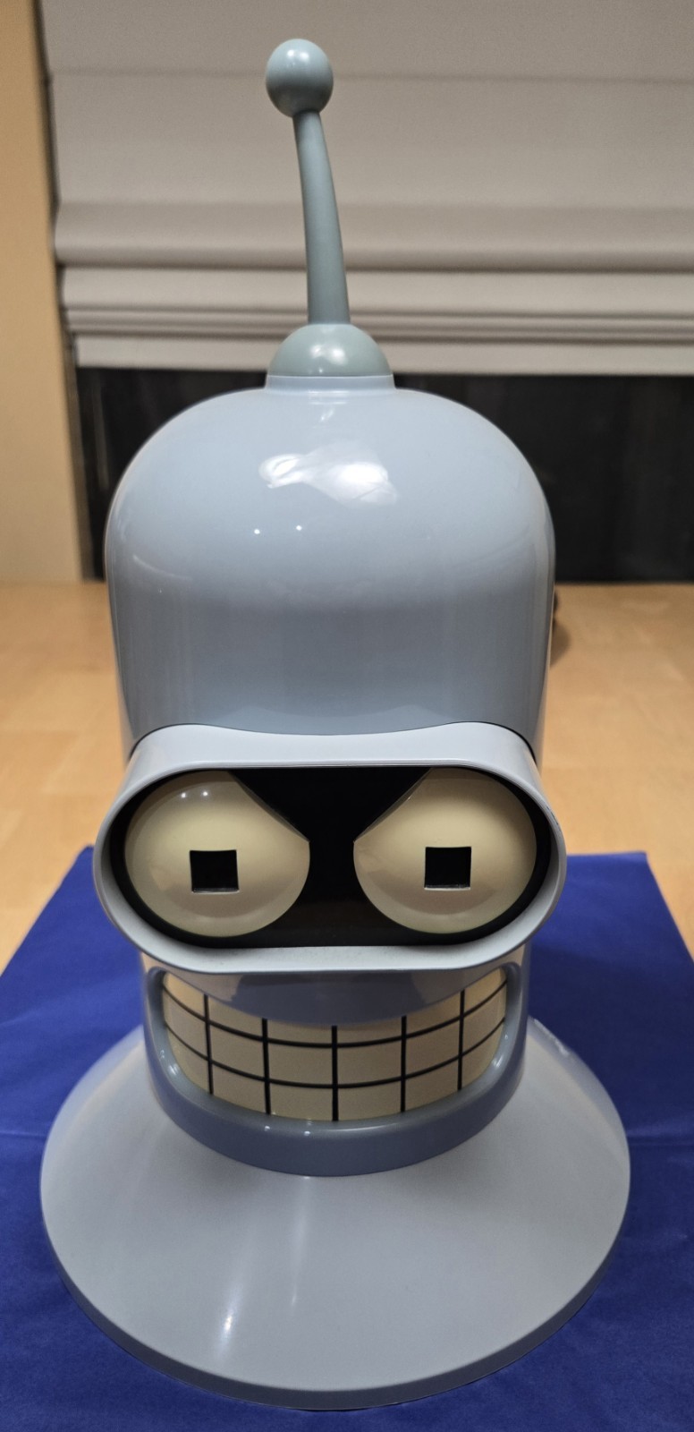 Futurama: The Complete Collection 1999–2009 Bender Head DVD Box Set Futurama: The Complete Collection 1999–2009 Bender Head DVD Box Set