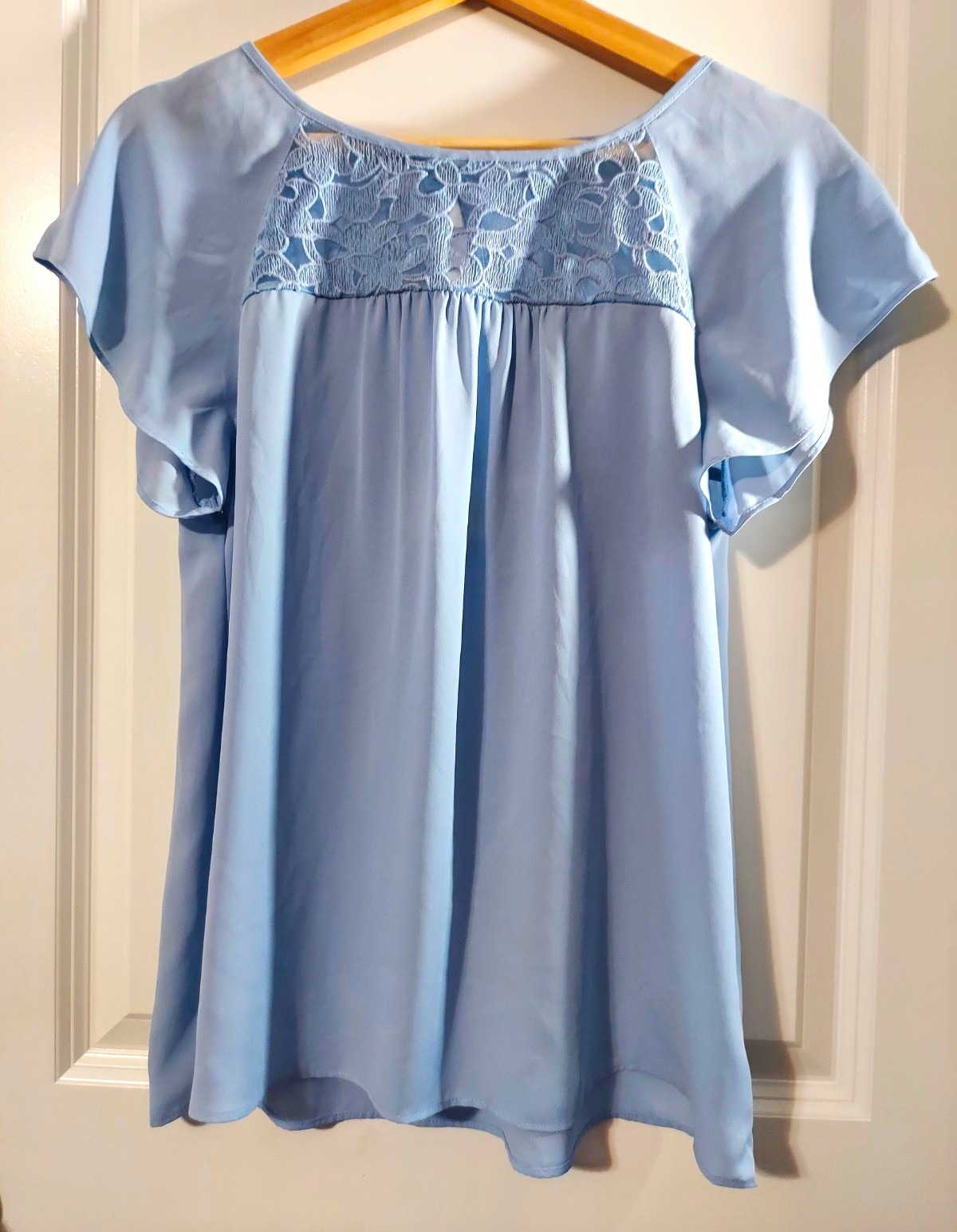 Anthropologie Women\'s Blue Lace Yoke Flutter Short Sleeve Round Neck Blouse
