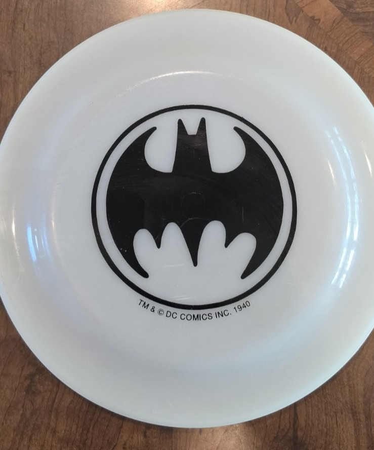 Vintage DC Comic Batman Frisbee Glow in the Dark Flying Disc Vintage DC Comic Batman Frisbee Glow in the Dark Flying Disc