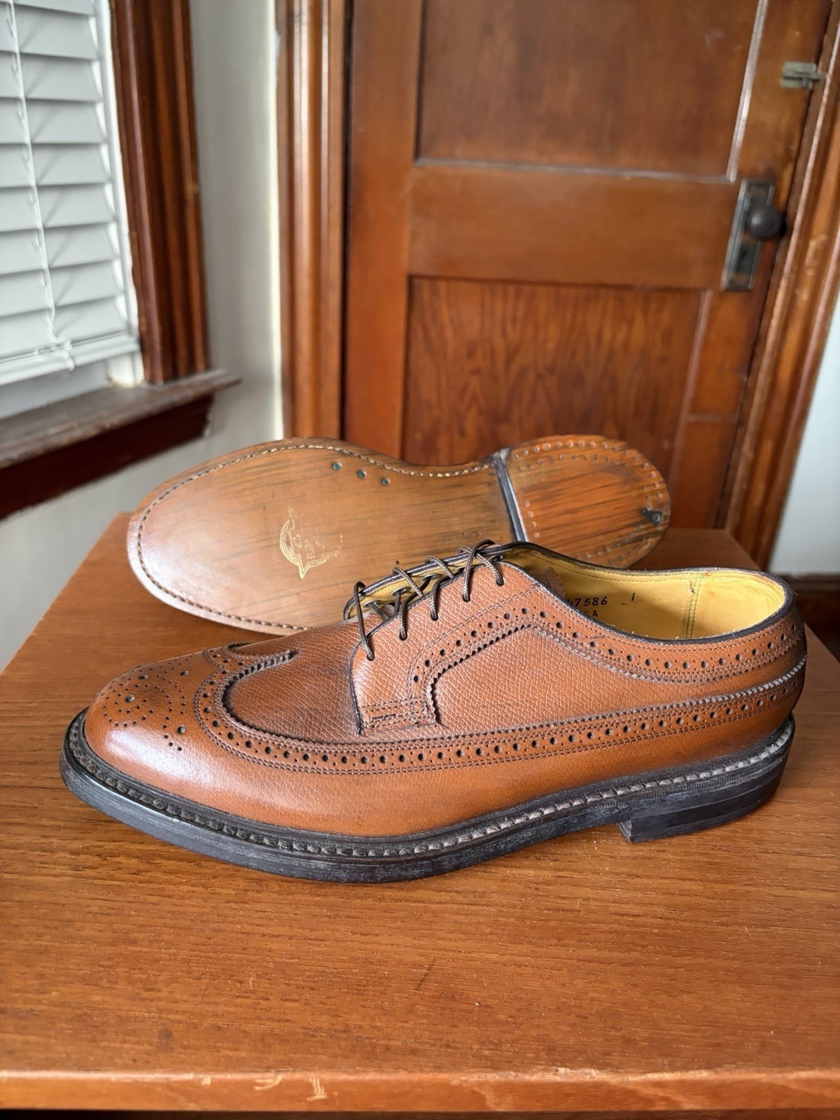 NEW - 1980 VINTAGE | FLORSHEIM 7.5E BROWN LONGWING V CLEAT SHOES 93602 7.5 E