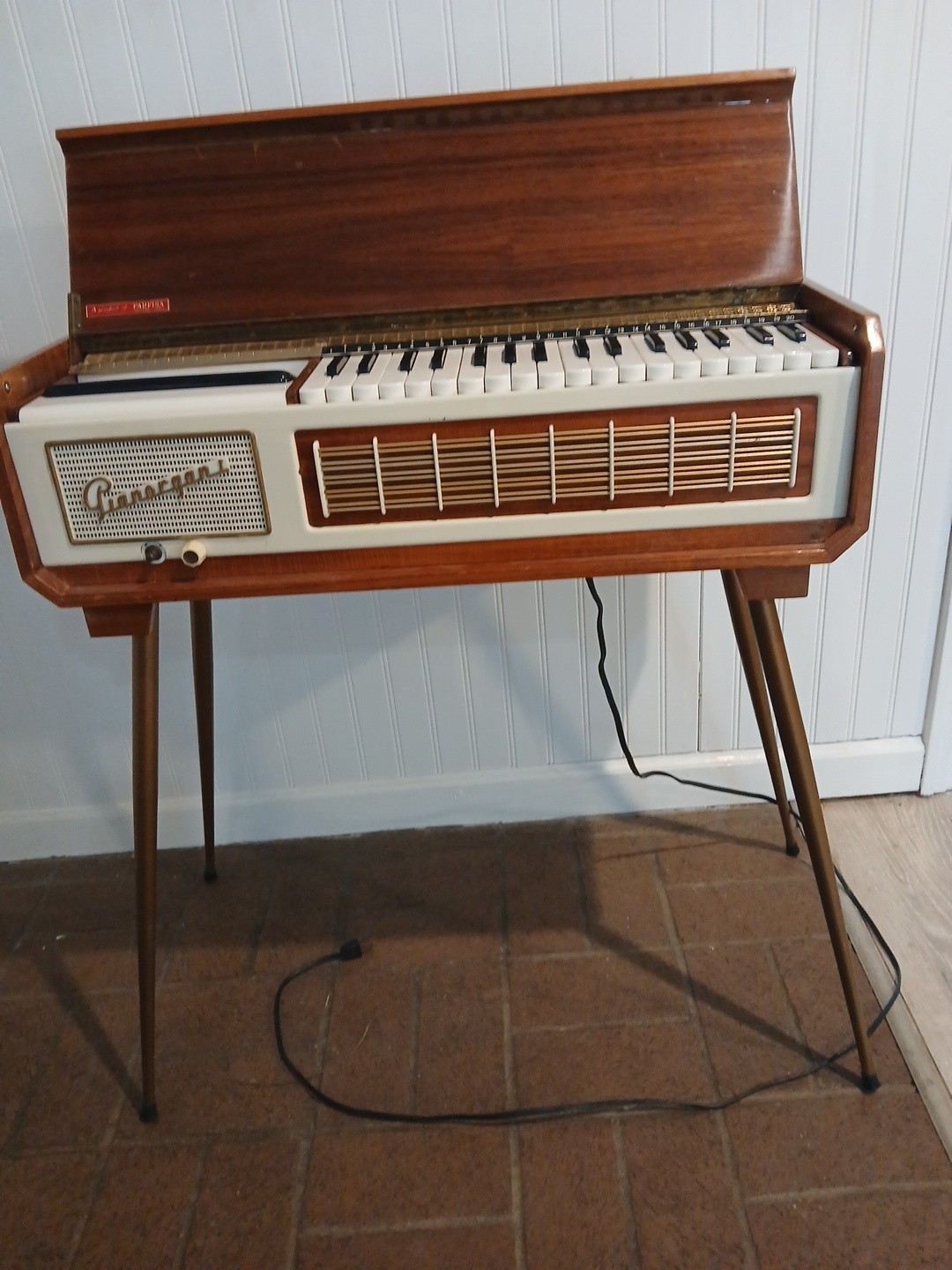 1950s Farfisa Pianorgan 1 Made In Italy Rare Electric Piano Organ(Works) 1950s Farfisa Pianorgan 1 Made In Italy Rare Electric Piano Organ(Works)