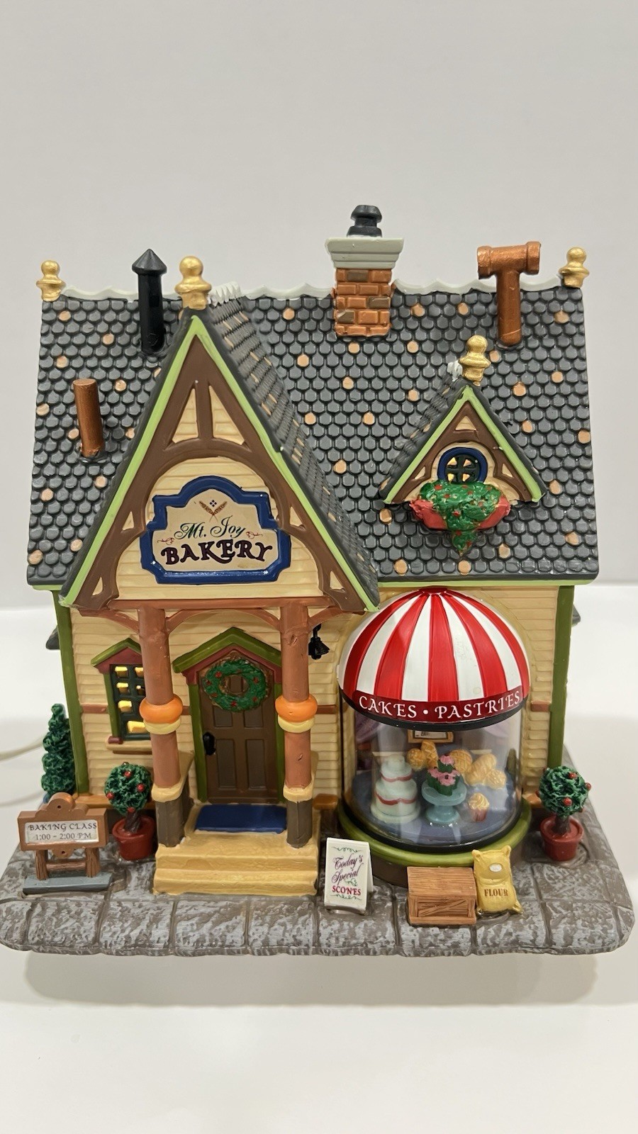 Lemax Caddington Village “Mt Joy Bakery” 25376 Retired 2012 Brand NEW And RARE Lemax Caddington Village “Mt Joy Bakery” 25376 Retired 2012 Brand NEW And RARE