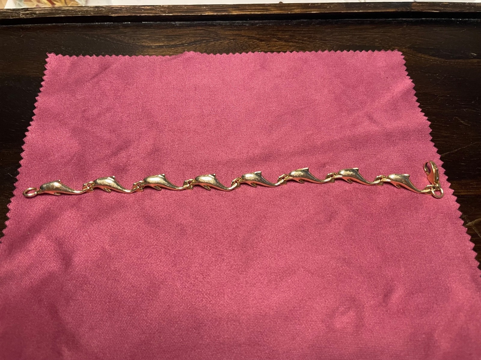 14k solid gold vintage dolphin bracelet (XRF & weight tested) 14k solid gold vintage dolphin bracelet (XRF & weight tested)