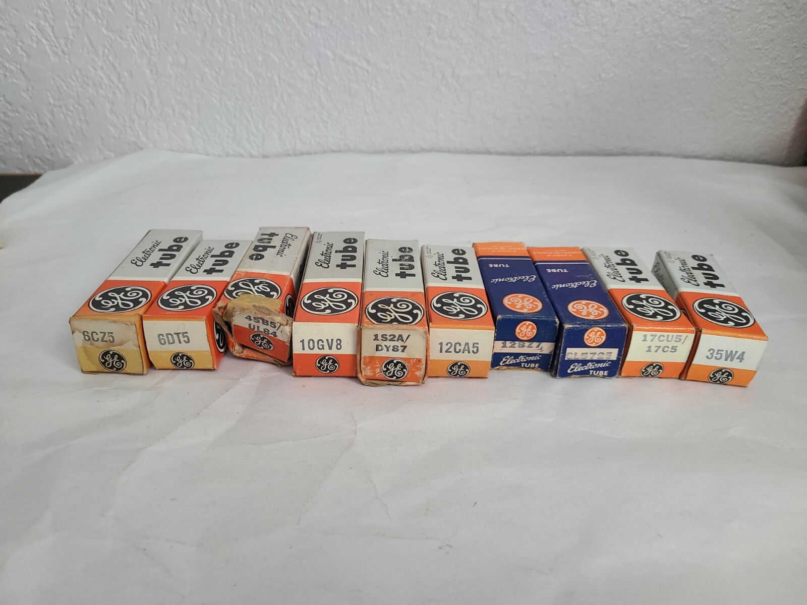 Lot 10 GE Electronic Tubes w BOXES 6CZ5, 45B5, 10GV8, 1S2A, 17CU5, 35W4 Etc Lot 10 GE Electronic Tubes w BOXES 6CZ5, 45B5, 10GV8, 1S2A, 17CU5, 35W4 Etc