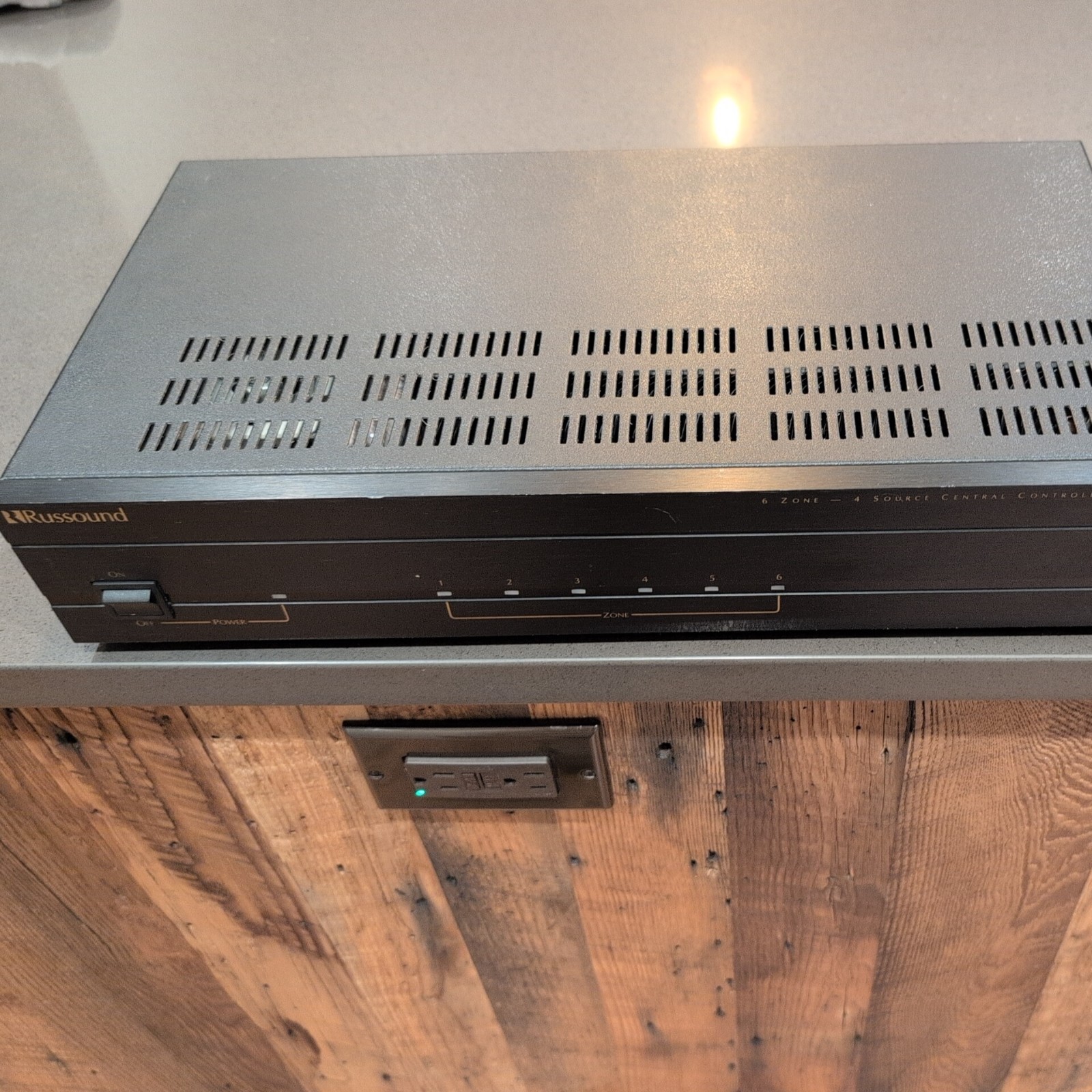 Russound CA6.4 Multiroom 6-Zone 4-Source Controller Amplifier Russound CA6.4 Multiroom 6-Zone 4-Source Controller Amplifier