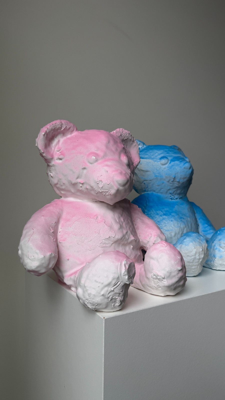 Daniel Arsham Cracked Bear Pair Pink & Blue 2018 Edition of 500 w/ Orig Boxes