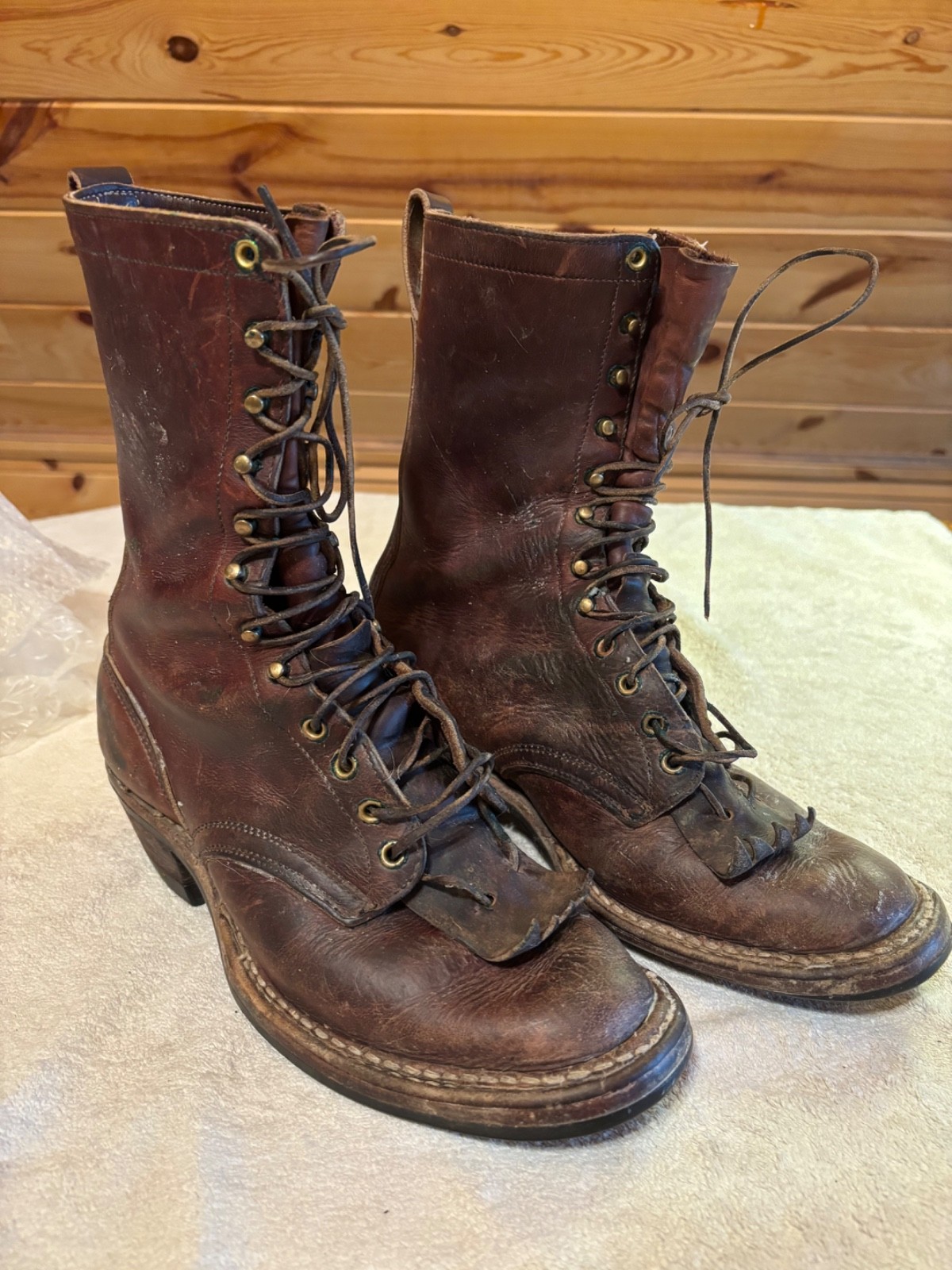 vintage whites packer boot with fringe tongue, guard size 9 1/2 D vintage whites packer boot with fringe tongue, guard size 9 1/2 D