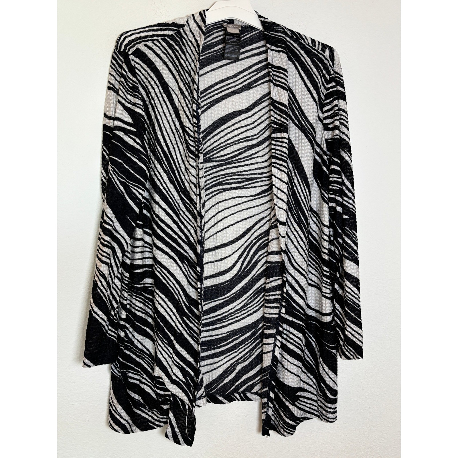 Chicos Travelers Cardigan Size 2 L Black White Abstract Zebra Open Front Knit Chicos Travelers Cardigan Size 2 L Black White Abstract Zebra Open Front Knit