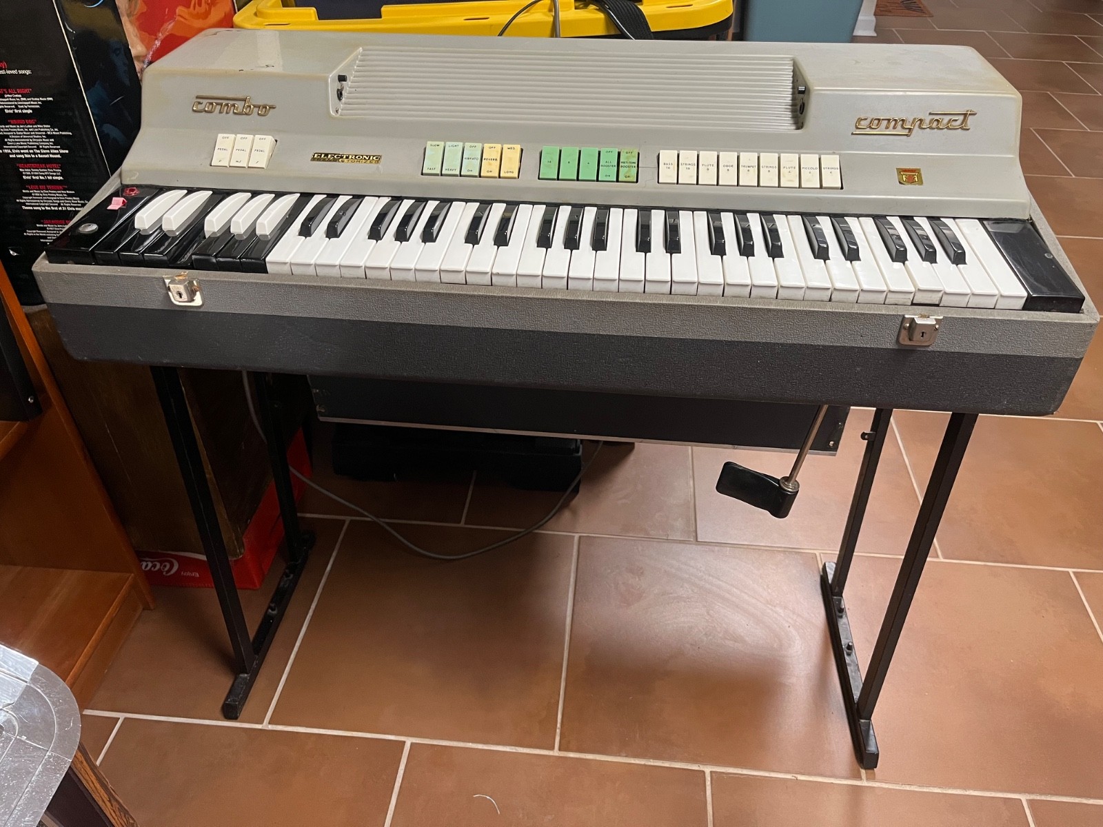 Farfisa compact combo organ vintage 60s Farfisa compact combo organ vintage 60s