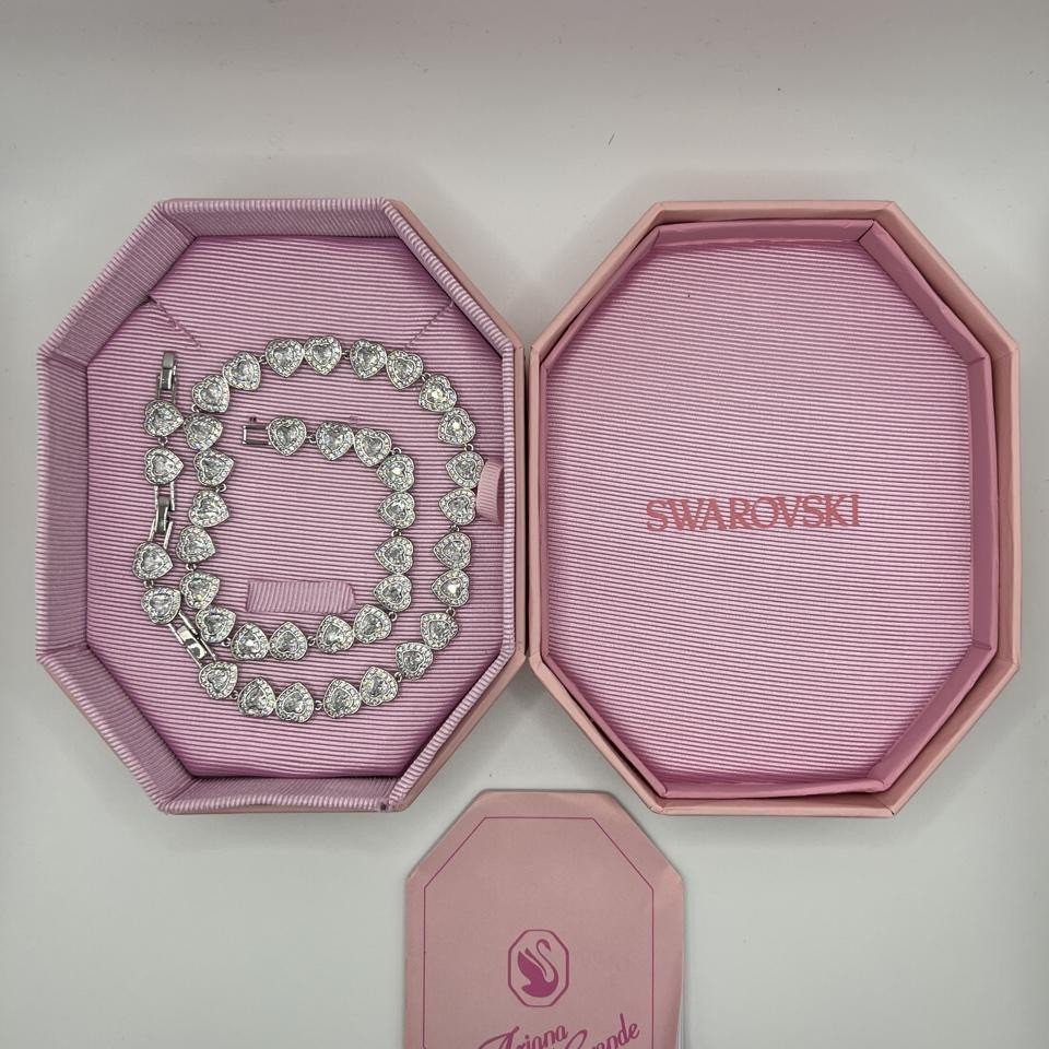 Swarovski Ariana Grande Heart Tennis Necklace Swarovski Ariana Grande Heart Tennis Necklace