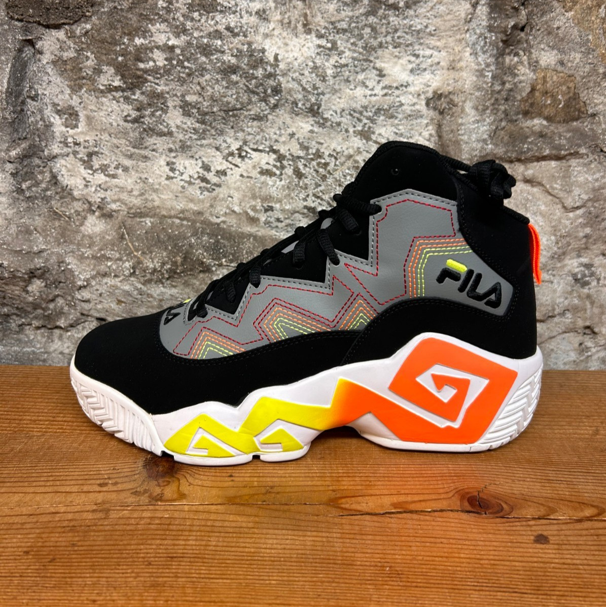 FILA MASHBURN MB STITCH 1BM01097-054 Monument/Black/Shocking Orange Mens New/Box