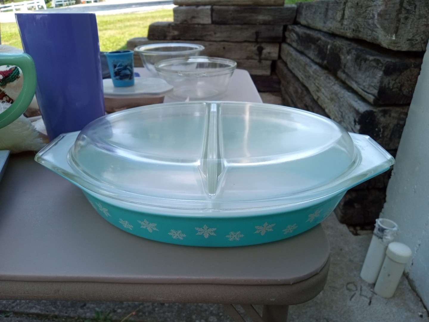 Vintage Pyrex Snowflake 1-1/2 qt. Divided Casserole Dish Turquoise w/Lid Vintage Pyrex Snowflake 1-1/2 qt. Divided Casserole Dish Turquoise w/Lid