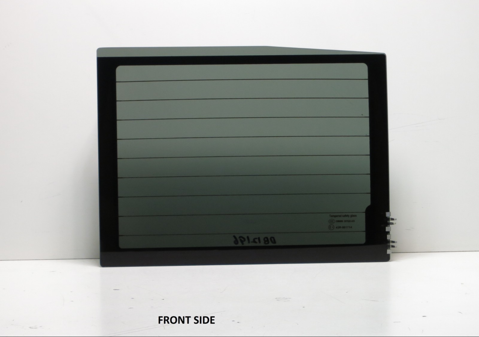 Fits: 2014-2018 GMC Sierra 1500 Center Glass for Power Sliding Window w/Heat