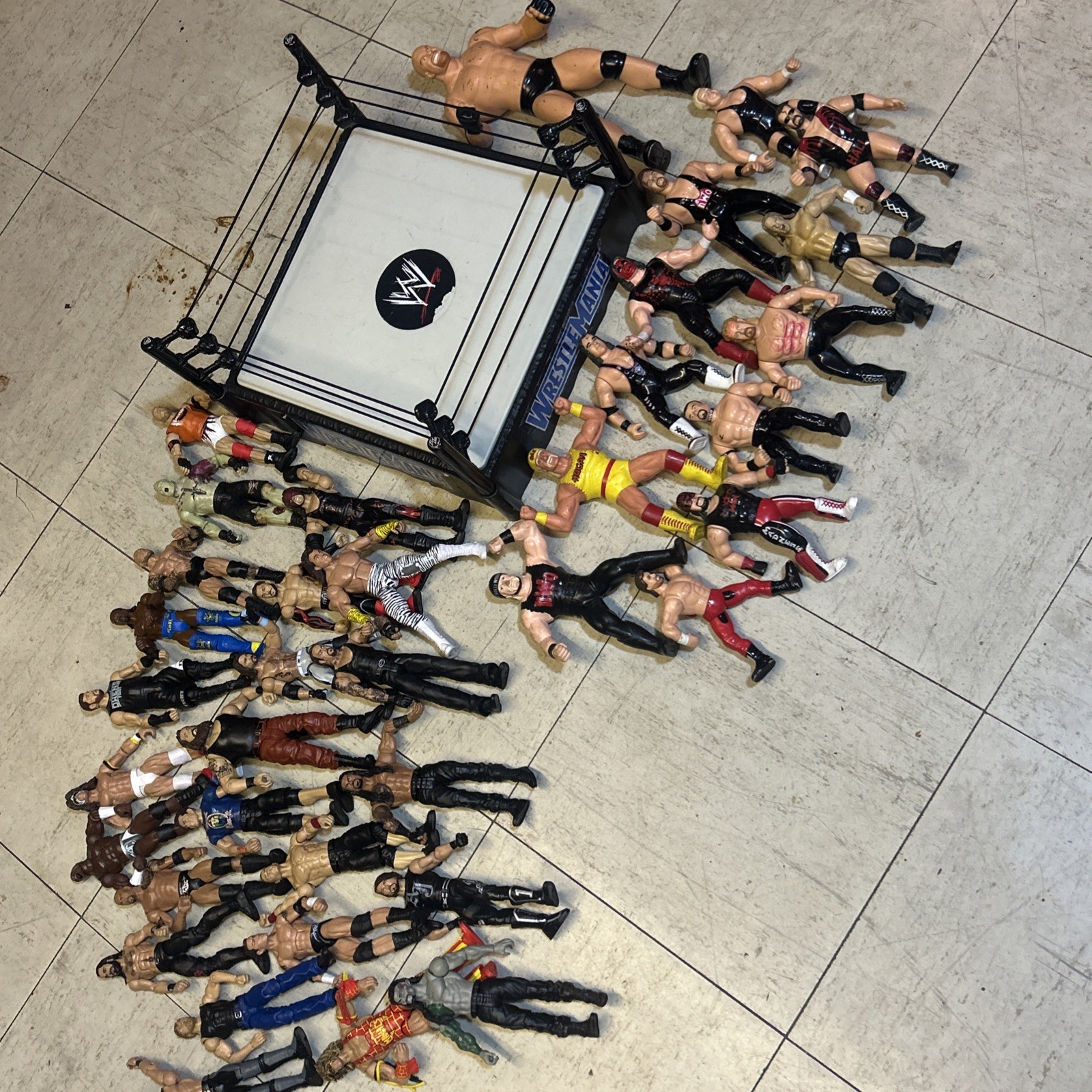 WWE Huge Vintage Lot with WrestleMania Ring & Figures WWE Huge Vintage Lot with WrestleMania Ring & Figures