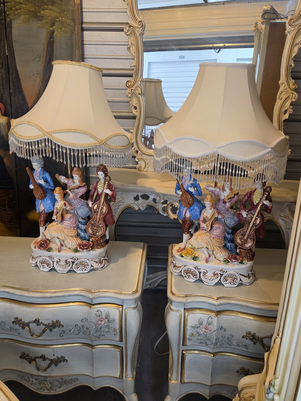 Stunning Vintage Italian Capodimonte Figural Musical tanle Lamps (Pair)