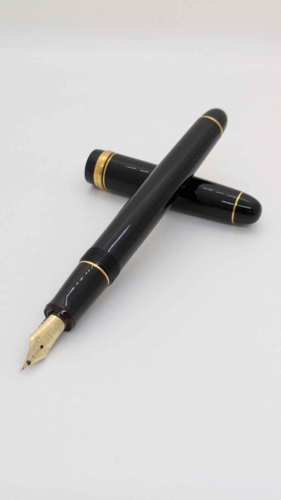 PILOT Fountain Pen Custom 74 Black 14K Gold Nib SF Soft Fine w/ Case Japan