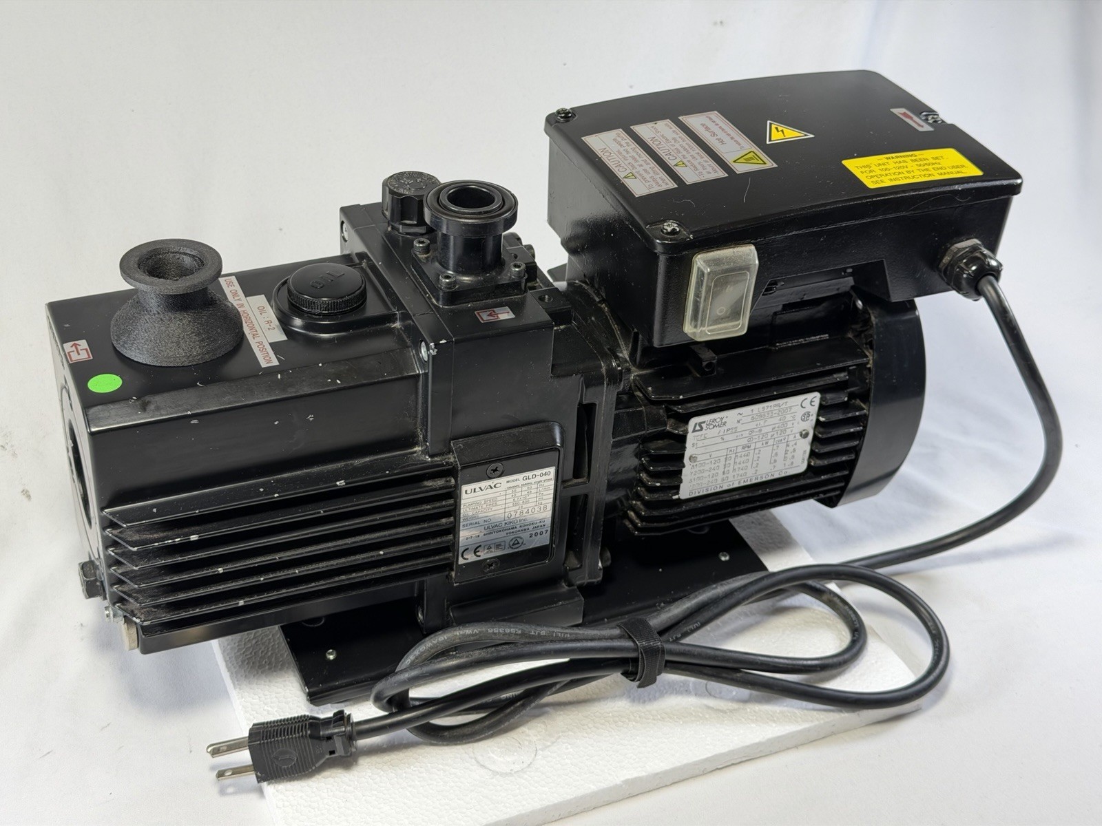 ULVAC GLD-040 Rotary Vane Vacuum Pump Clean&Tested 5.9 mTorr Dual-Voltage KF25