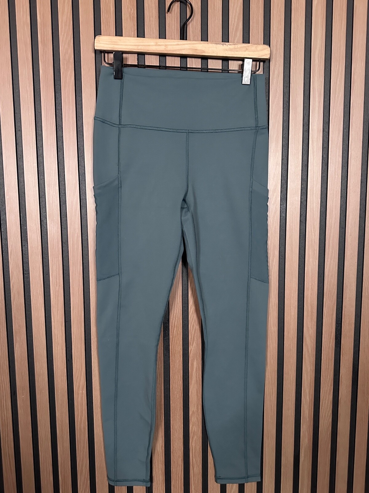 New Fabletics Pants Medium Womens Sage Green Trinity High Rise Utility Leggings
