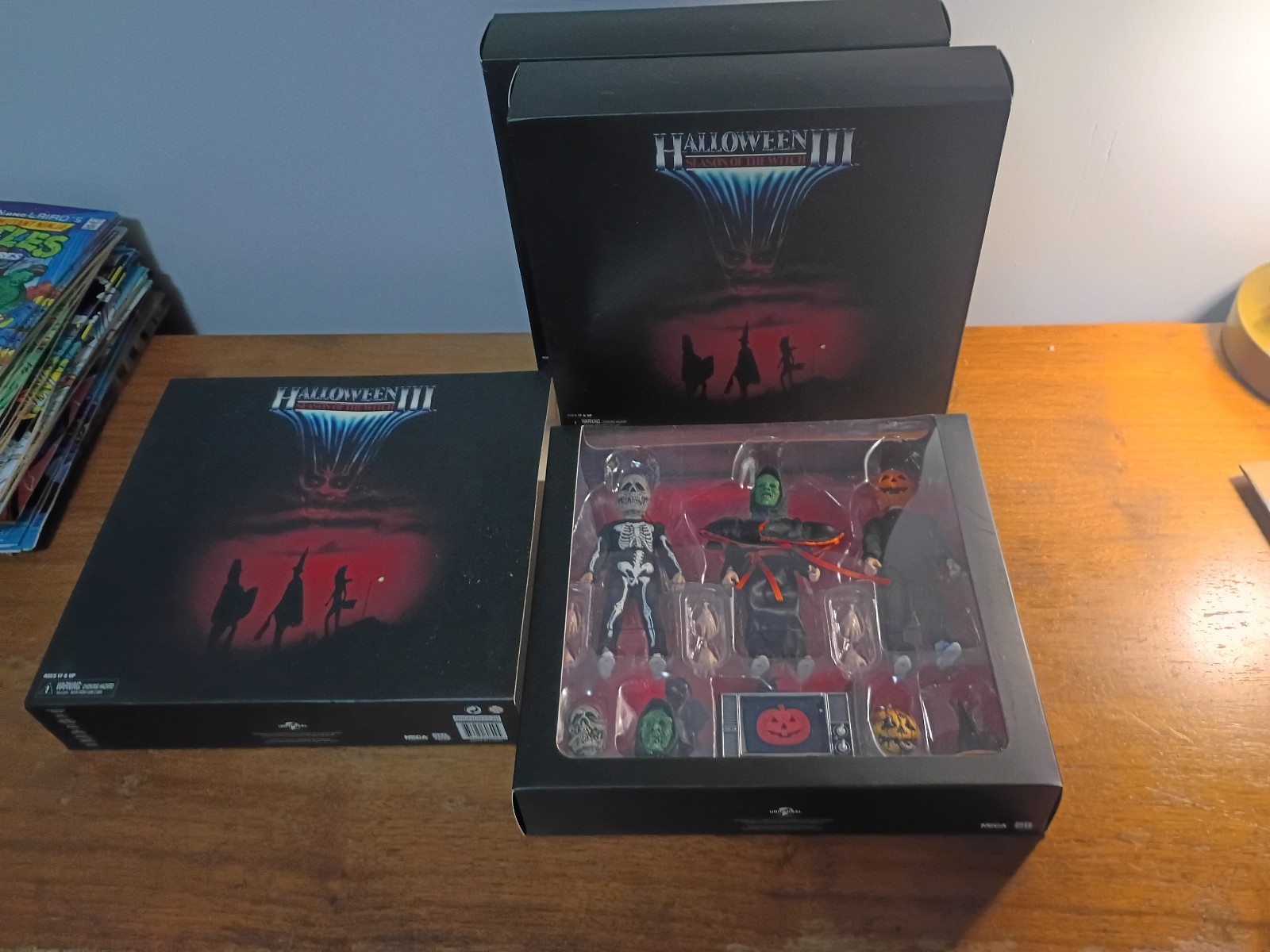 HALLOWEEN III SEASON THE WITCH NECA 3 FIGURE SET NEW NIP SILVER SHAMROCK HALLOWEEN III SEASON THE WITCH NECA 3 FIGURE SET NEW NIP SILVER SHAMROCK