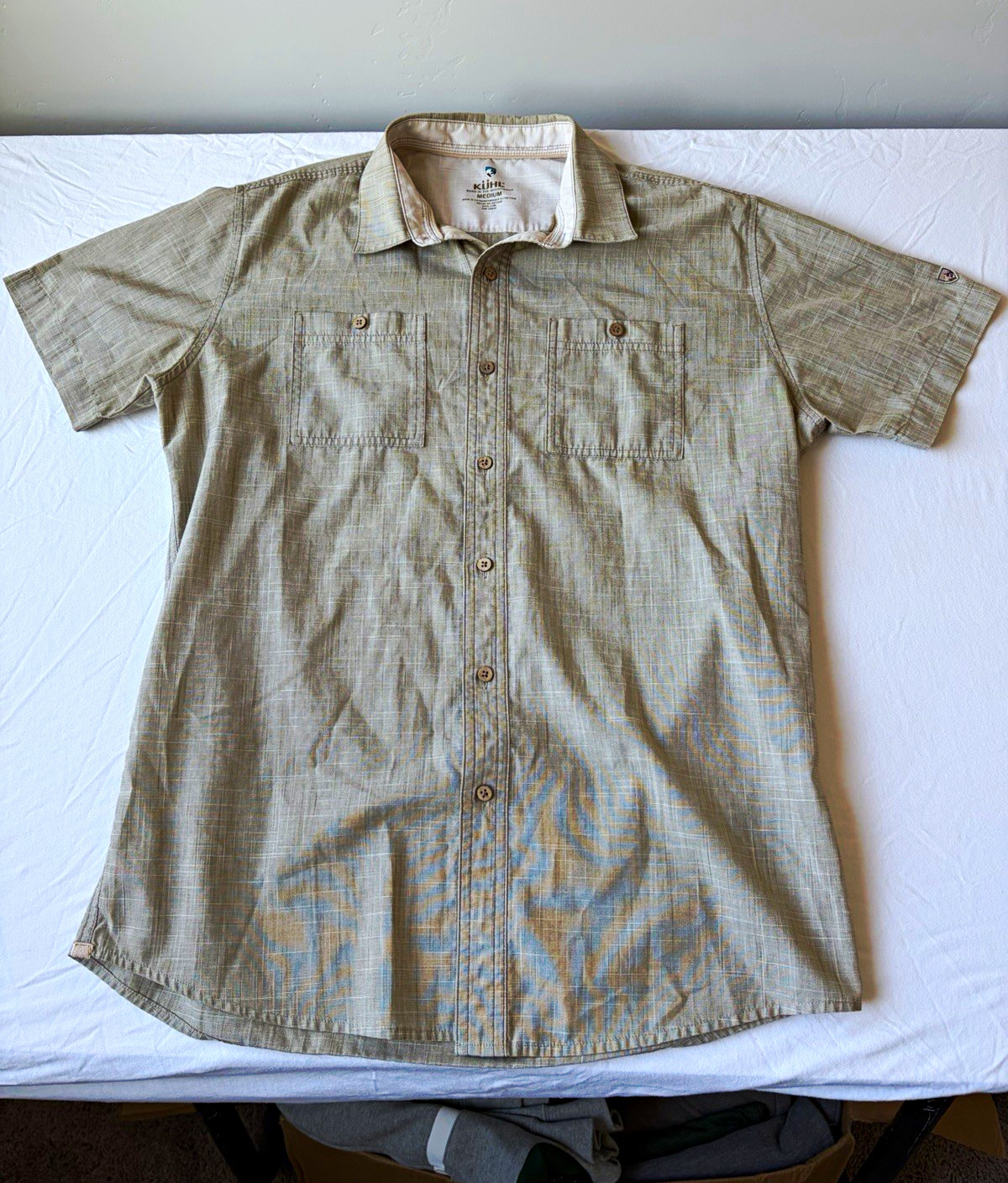Kuhl Men\'s M Short Sleeve Plaid Cotton Button-Up Shirt Pockets Beige Kuhl Men\'s M Short Sleeve Plaid Cotton Button-Up Shirt Pockets Beige