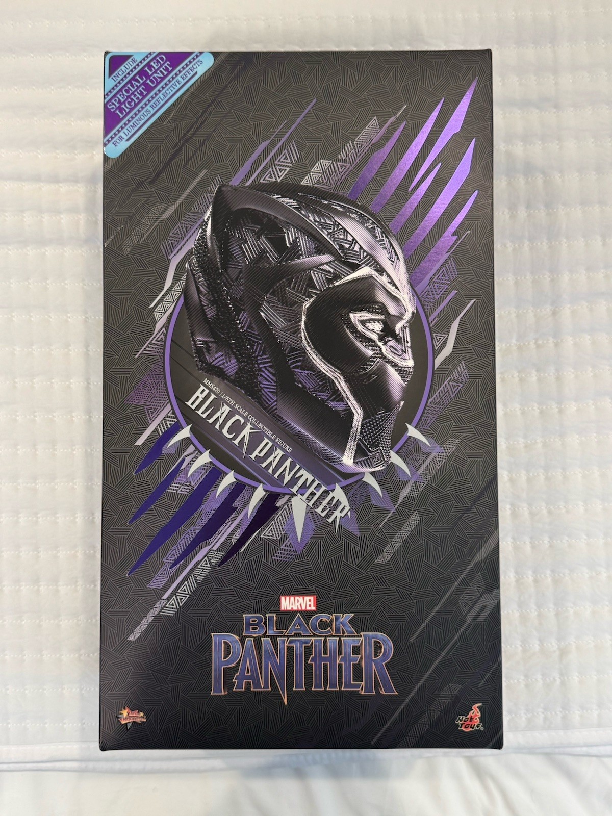 Hot Toys Black Panther 1/6 Scale Action Figure - (MMS470) Hot Toys Black Panther 1/6 Scale Action Figure - (MMS470)