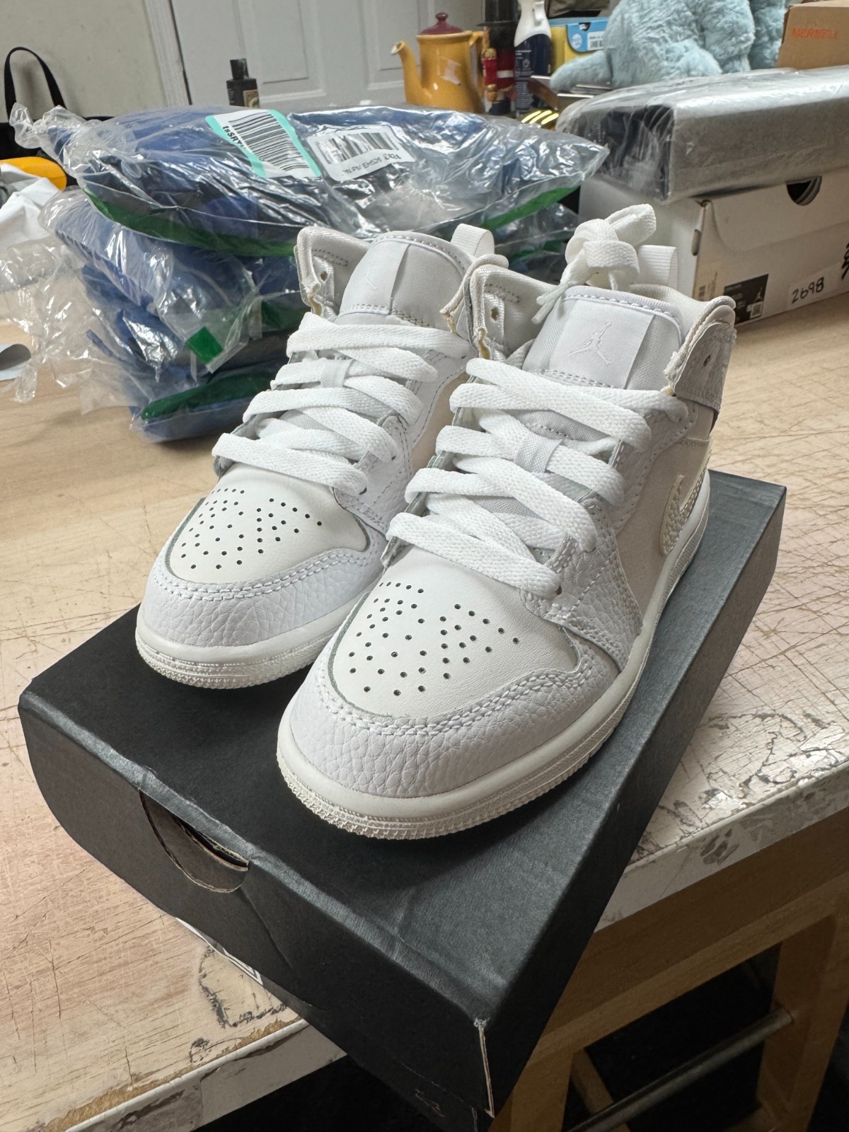 Jordan 1 Mid Triple White - 640734-130