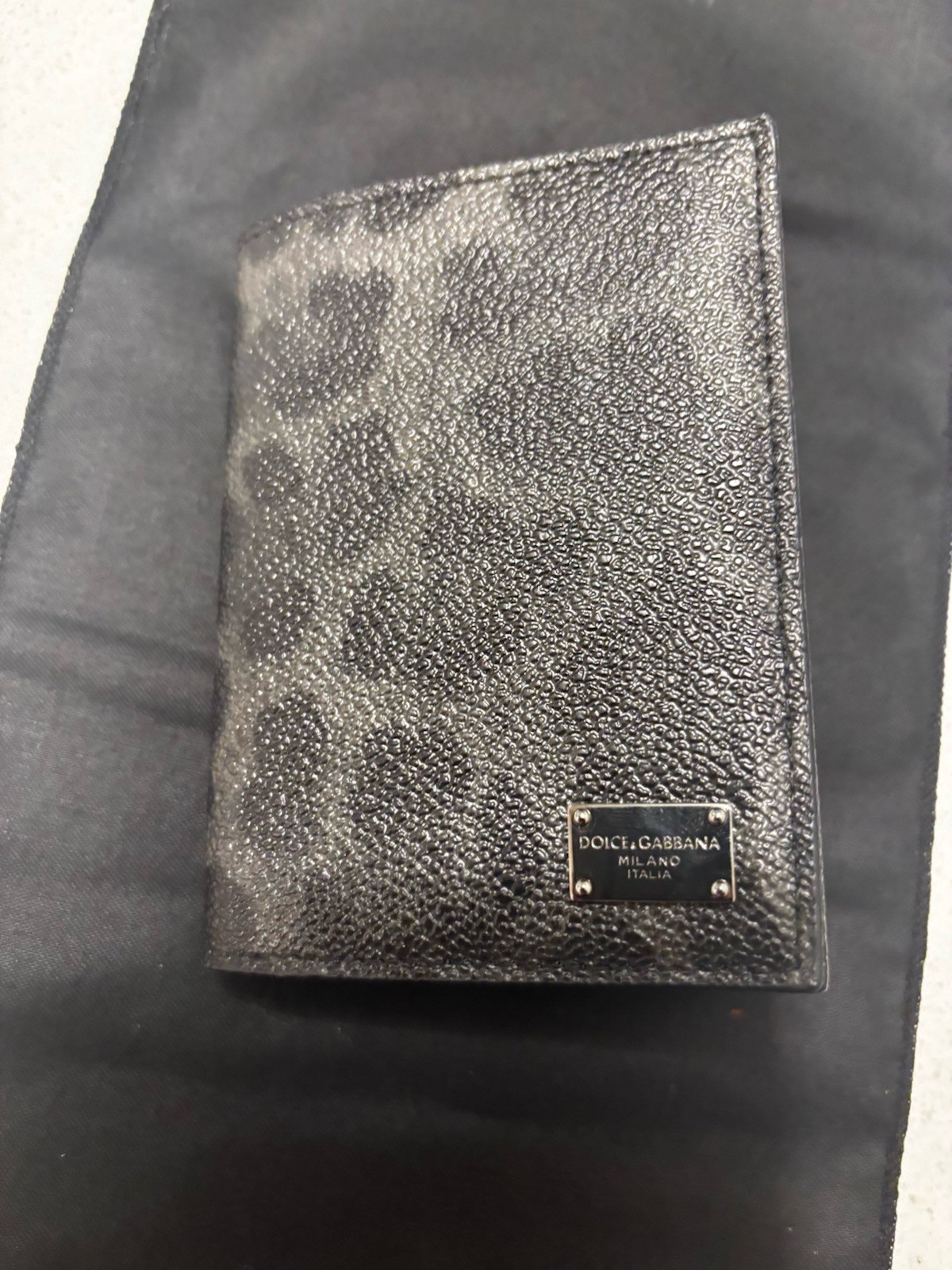 Dolce And Gabbana Black Leopard Button Wallet New Dolce And Gabbana Black Leopard Button Wallet New