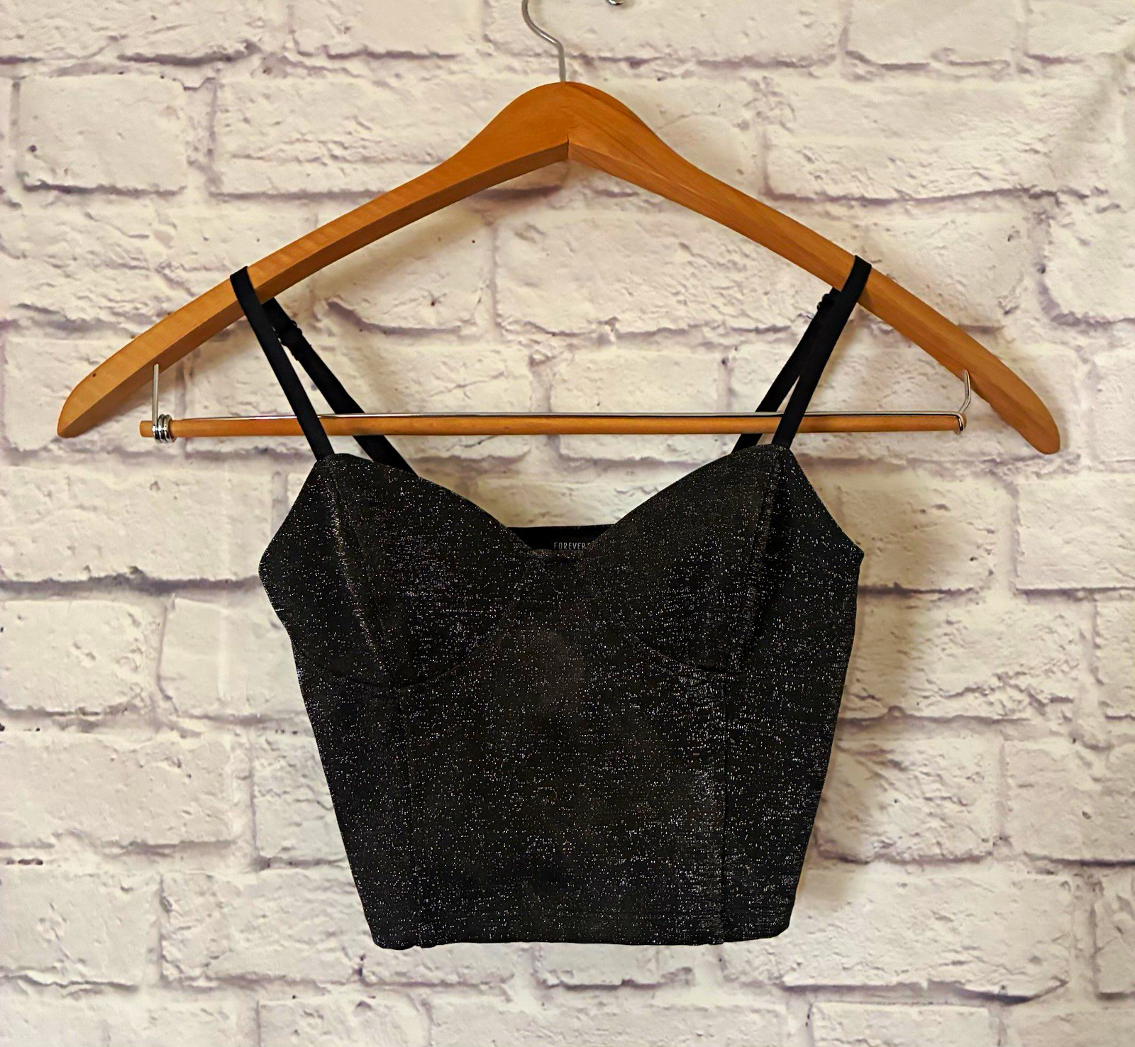 FOREVER 21 Women\'s Black Silver Glitter Cropped Cami S Adjustable Straps FOREVER 21 Women\'s Black Silver Glitter Cropped Cami S Adjustable Straps